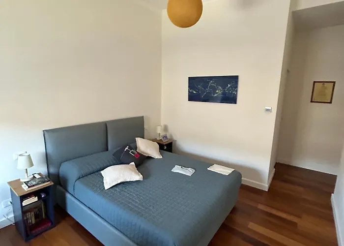 Bright In San Lorenzo - Feel At Apartment